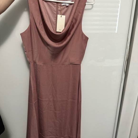 A pink dress in size Medium - Picture 3 of 5